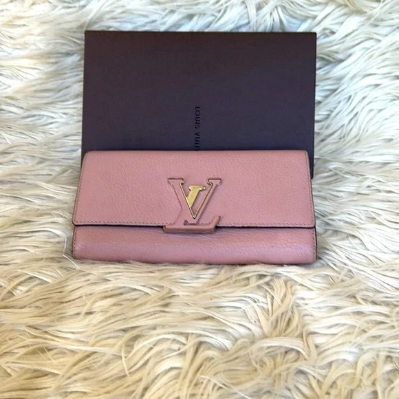 Louis Vuitton Taurillon leather Capucines LV signature wallet - Picture 2 of 10